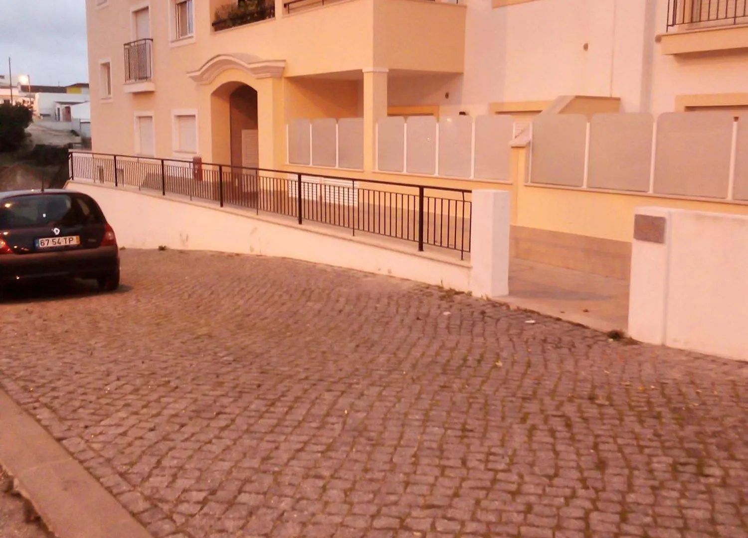 Spacious Apartment With Huge Terrace And Swimming Pool Lagos